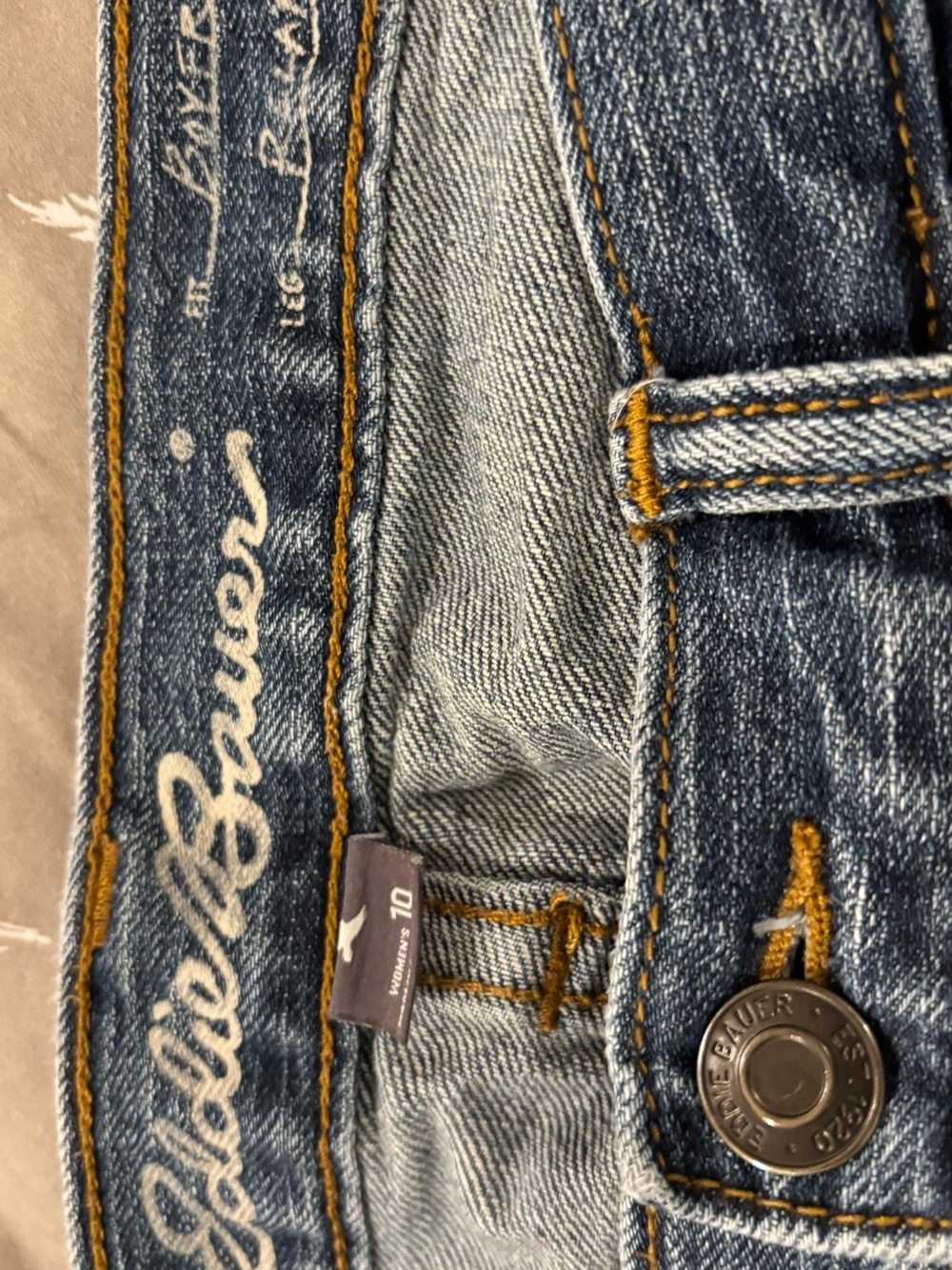 Eddie Bauer Women's Medium Blue Cropped Jeans with Contrast Stitching